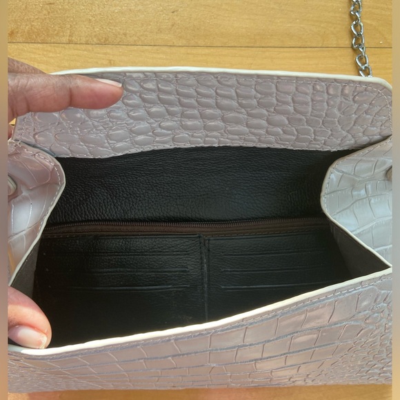 Light gray cross body bag - Picture 3 of 6